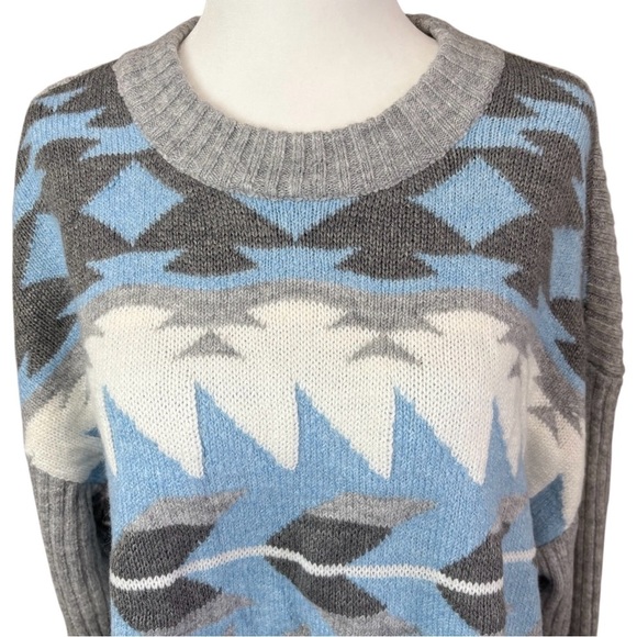 NWT a.n.a Crew Knit Sweater - Picture 3 of 11